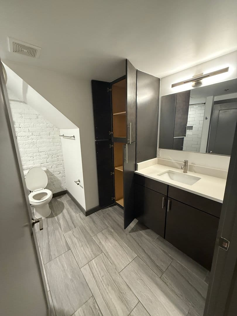 Richmond Apartment: 1809 E Franklin Street