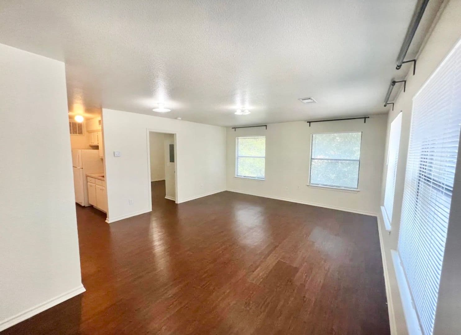 Denton Apartment: 932 Fannin Street