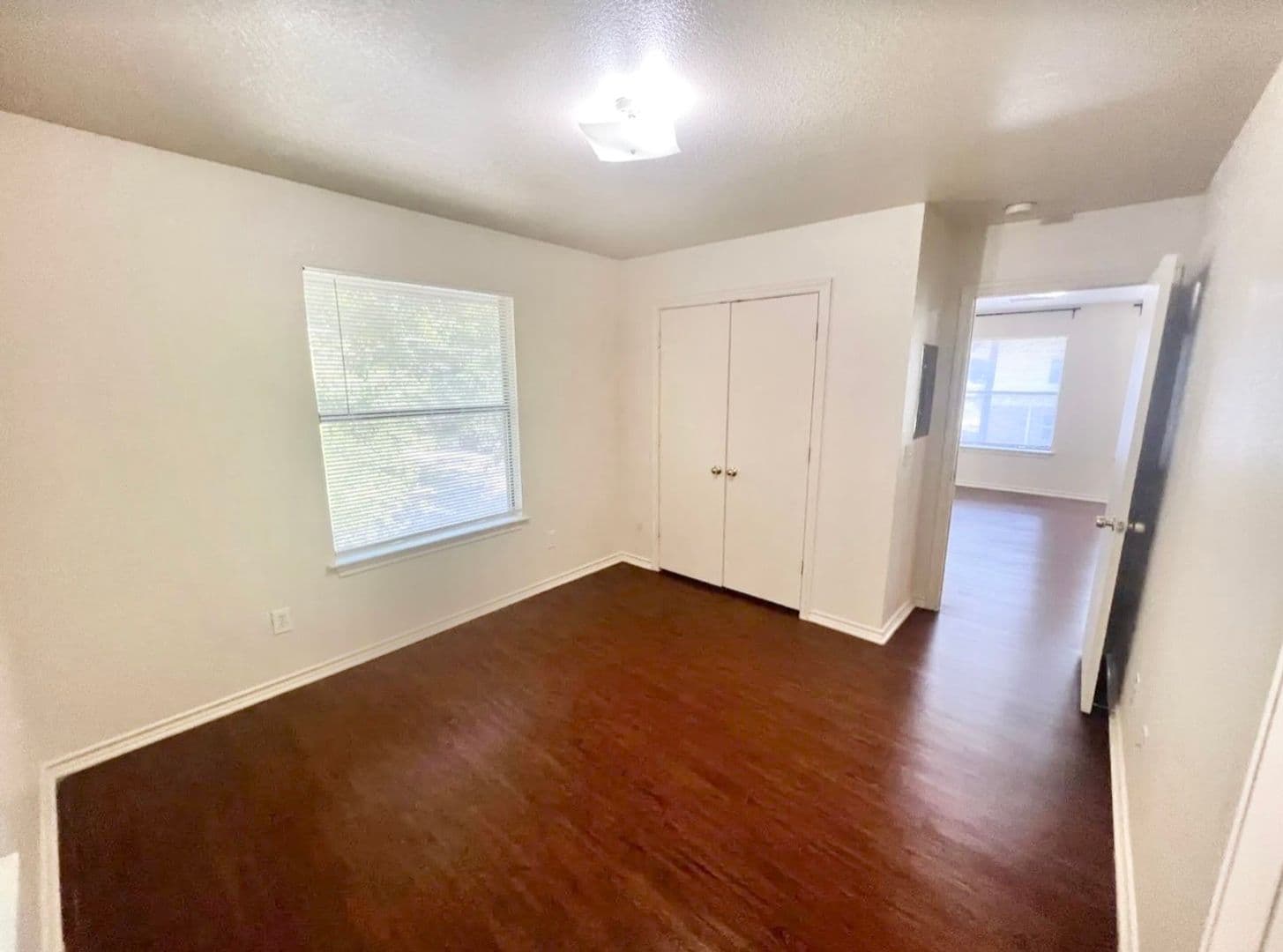 Denton Apartment: 932 Fannin Street