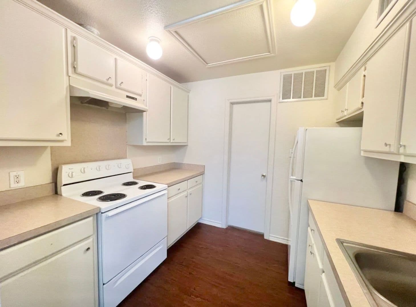 Denton Apartment: 932 Fannin Street