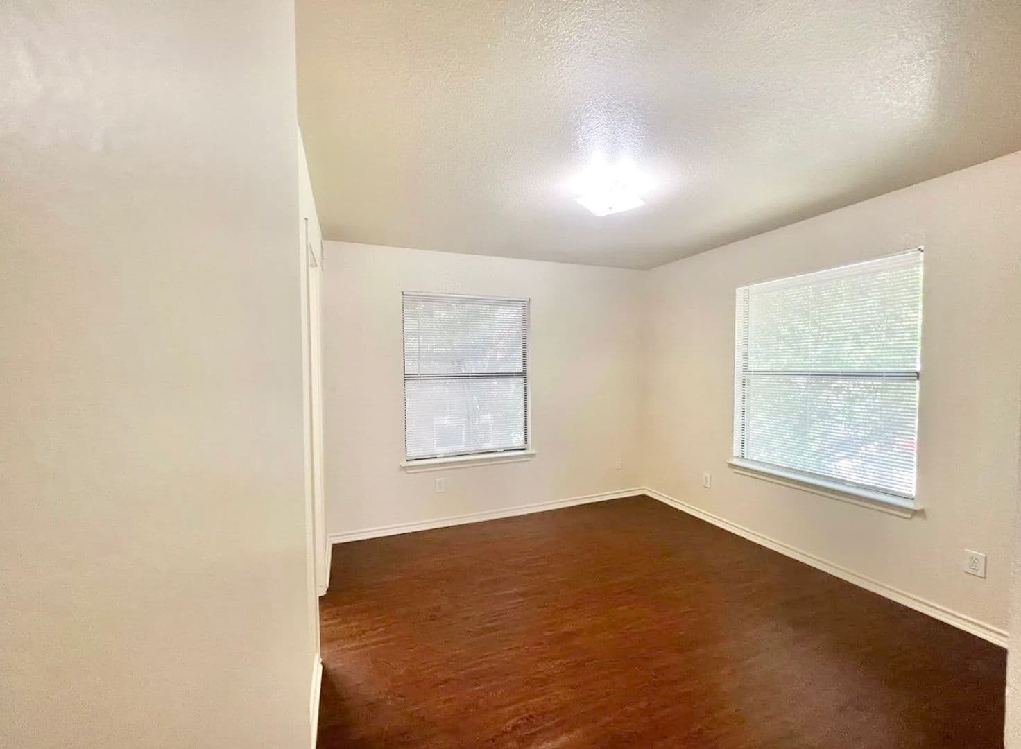 Denton Apartment: 932 Fannin Street