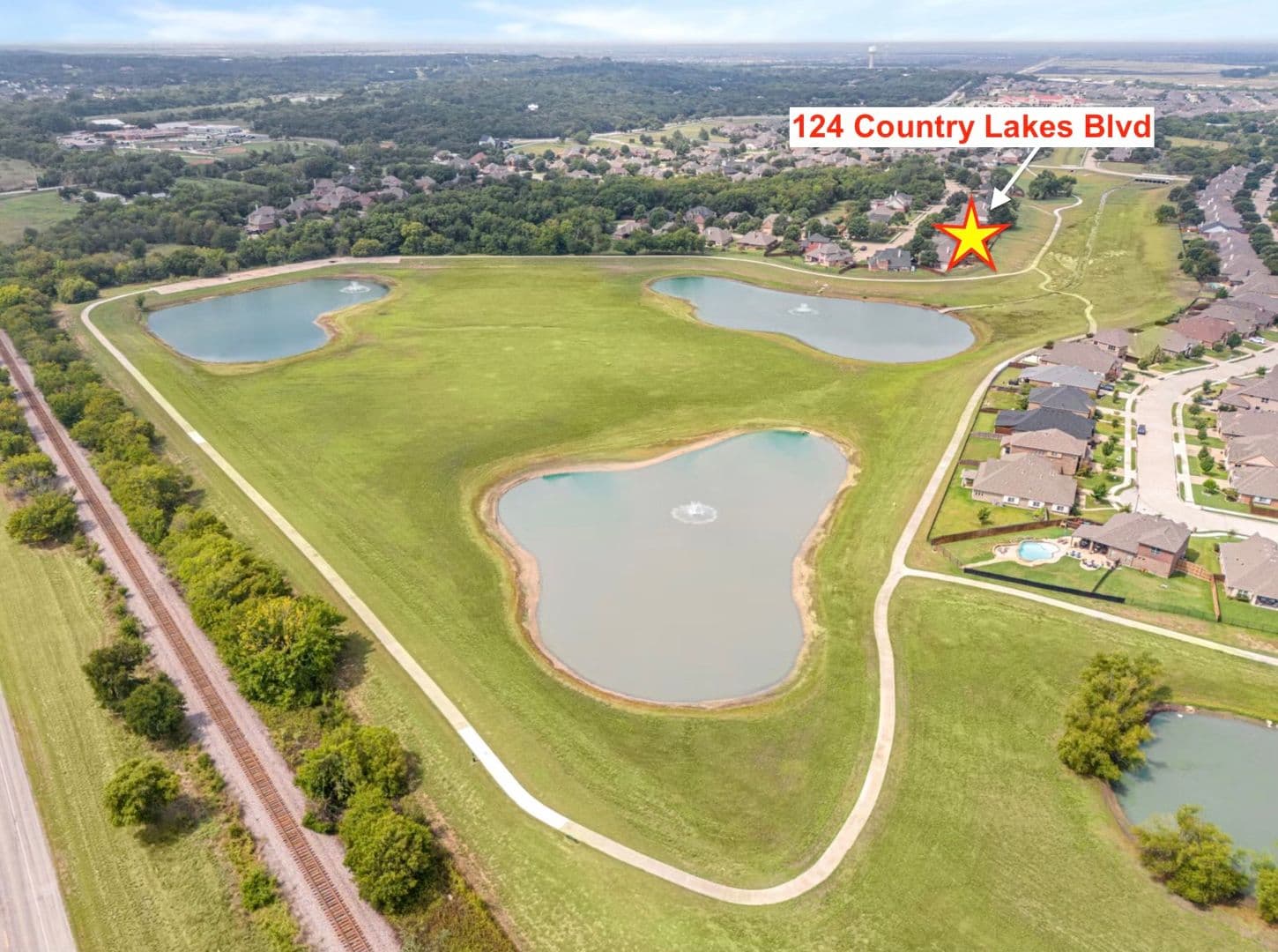 Argyle House: 124 Country Lakes Blvd