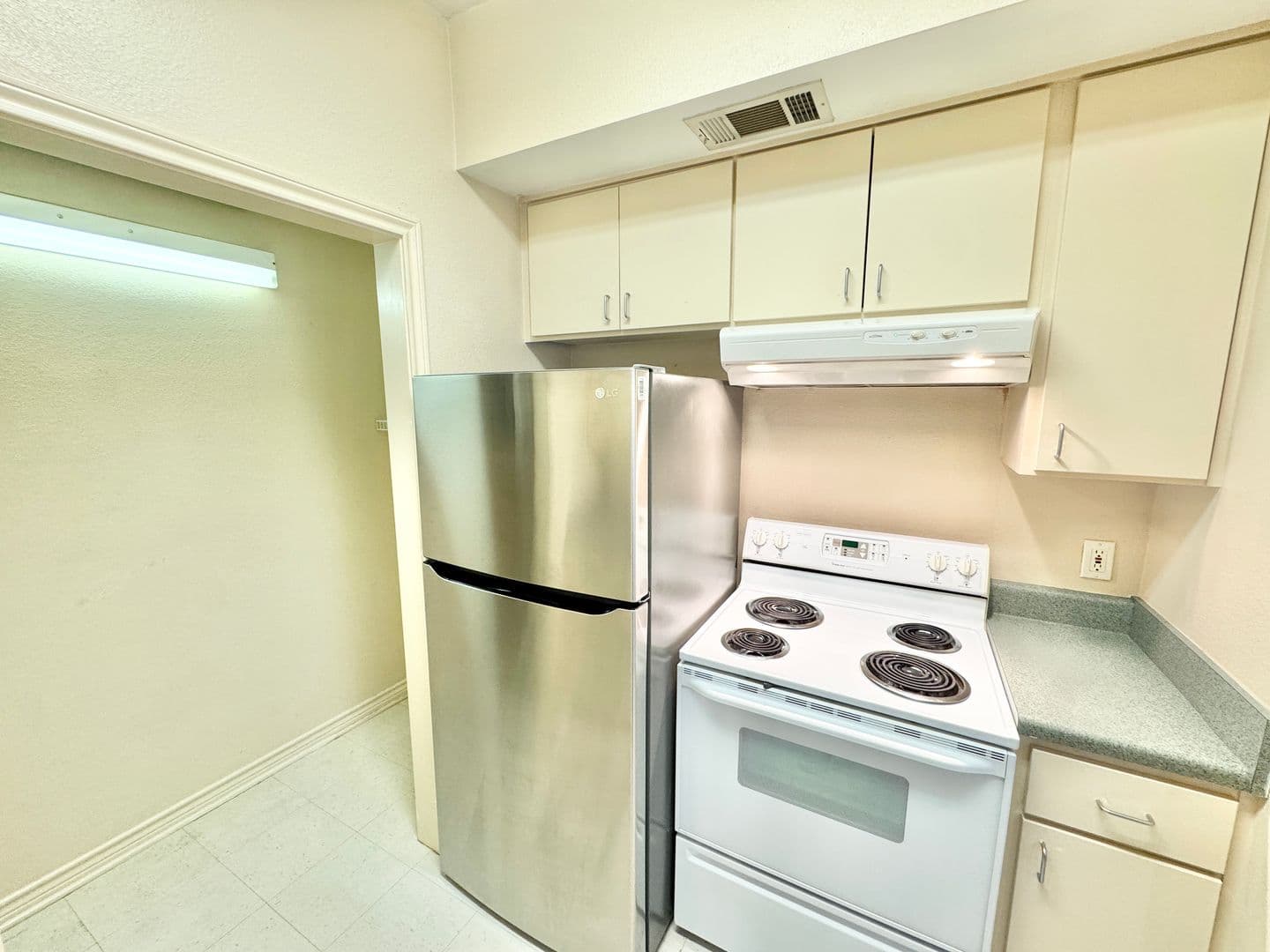 Denton Apartment: 631 Texas Street