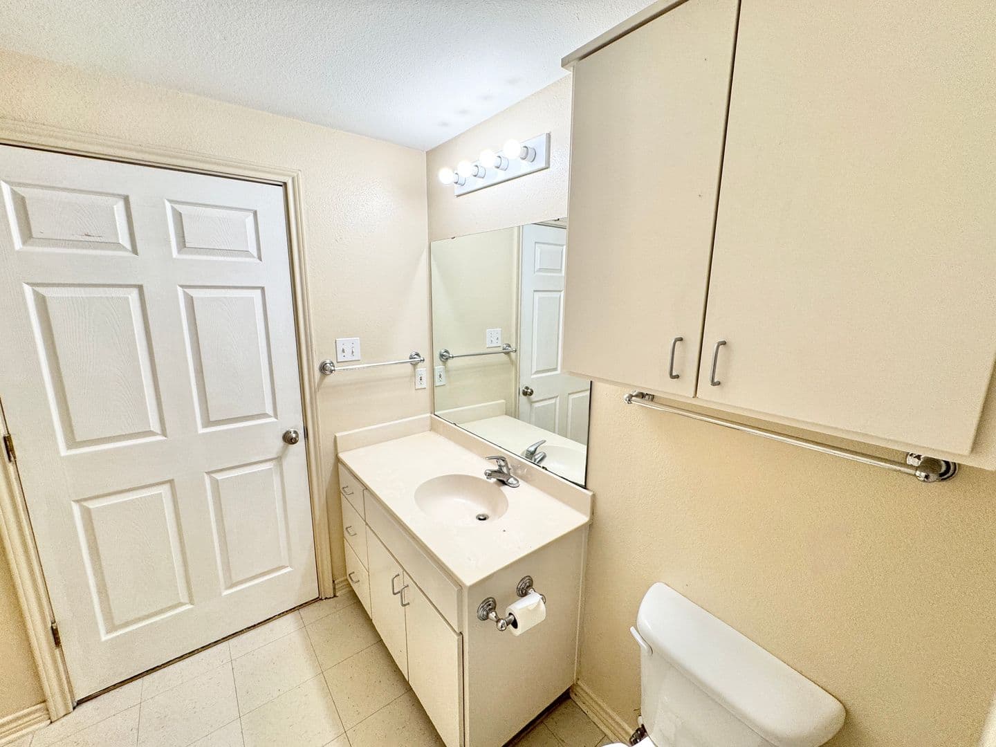 Denton Apartment: 631 Texas Street