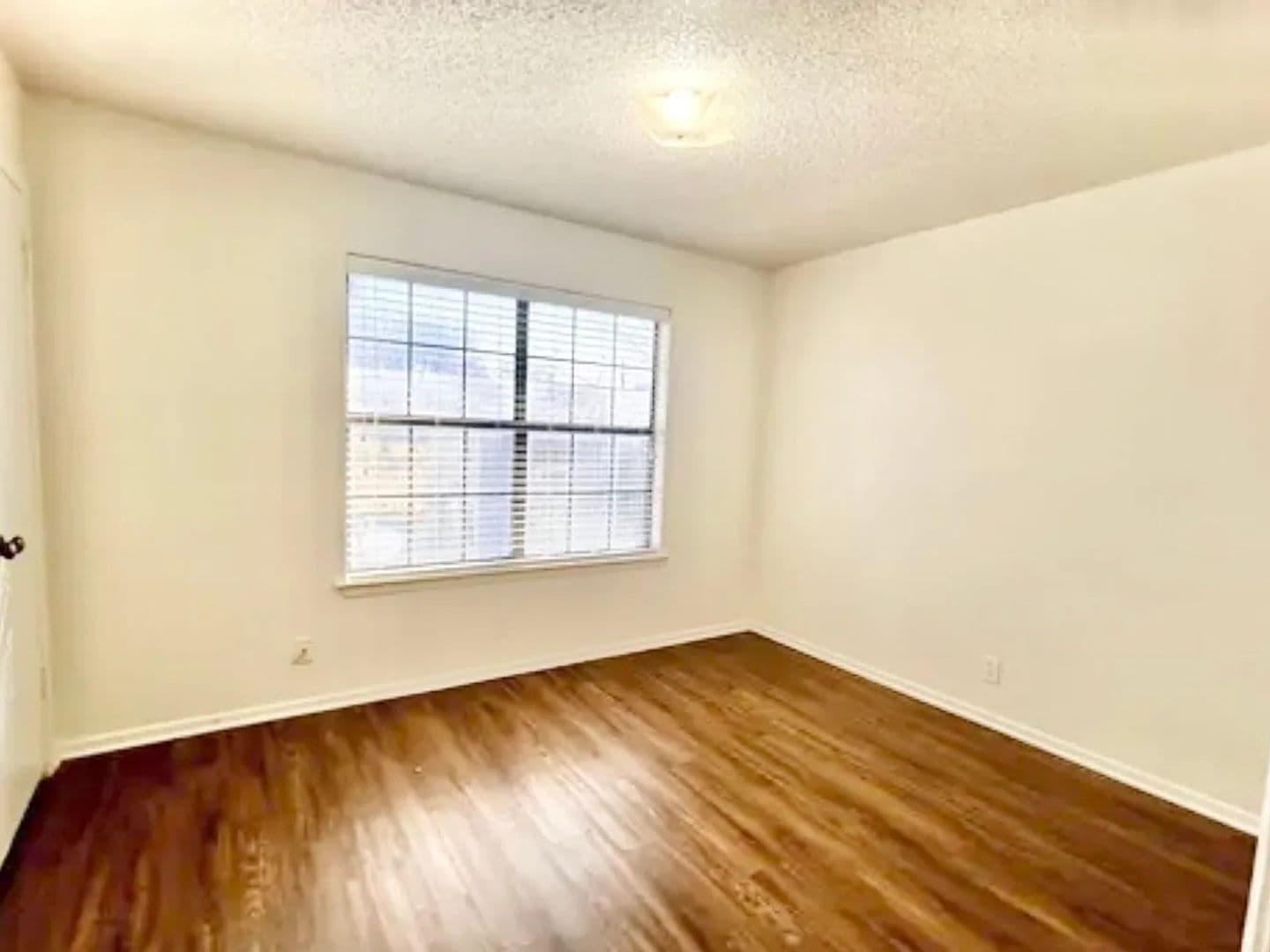 Denton Apartment: 100 & 104 Avenue D