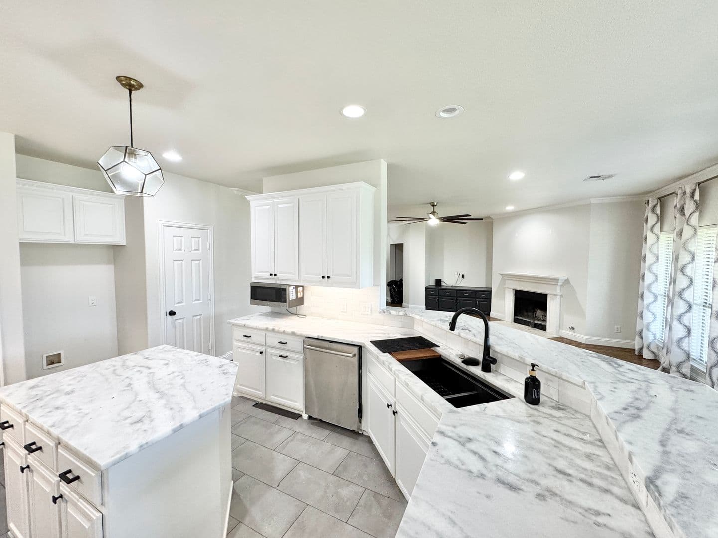 Argyle House: 124 Country Lakes Blvd