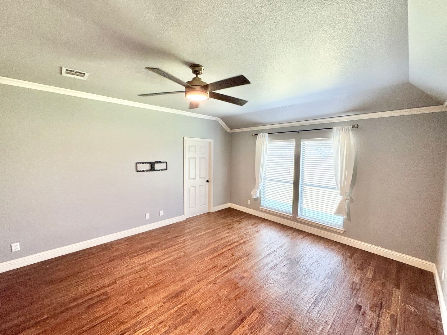 Argyle House: 124 Country Lakes Blvd