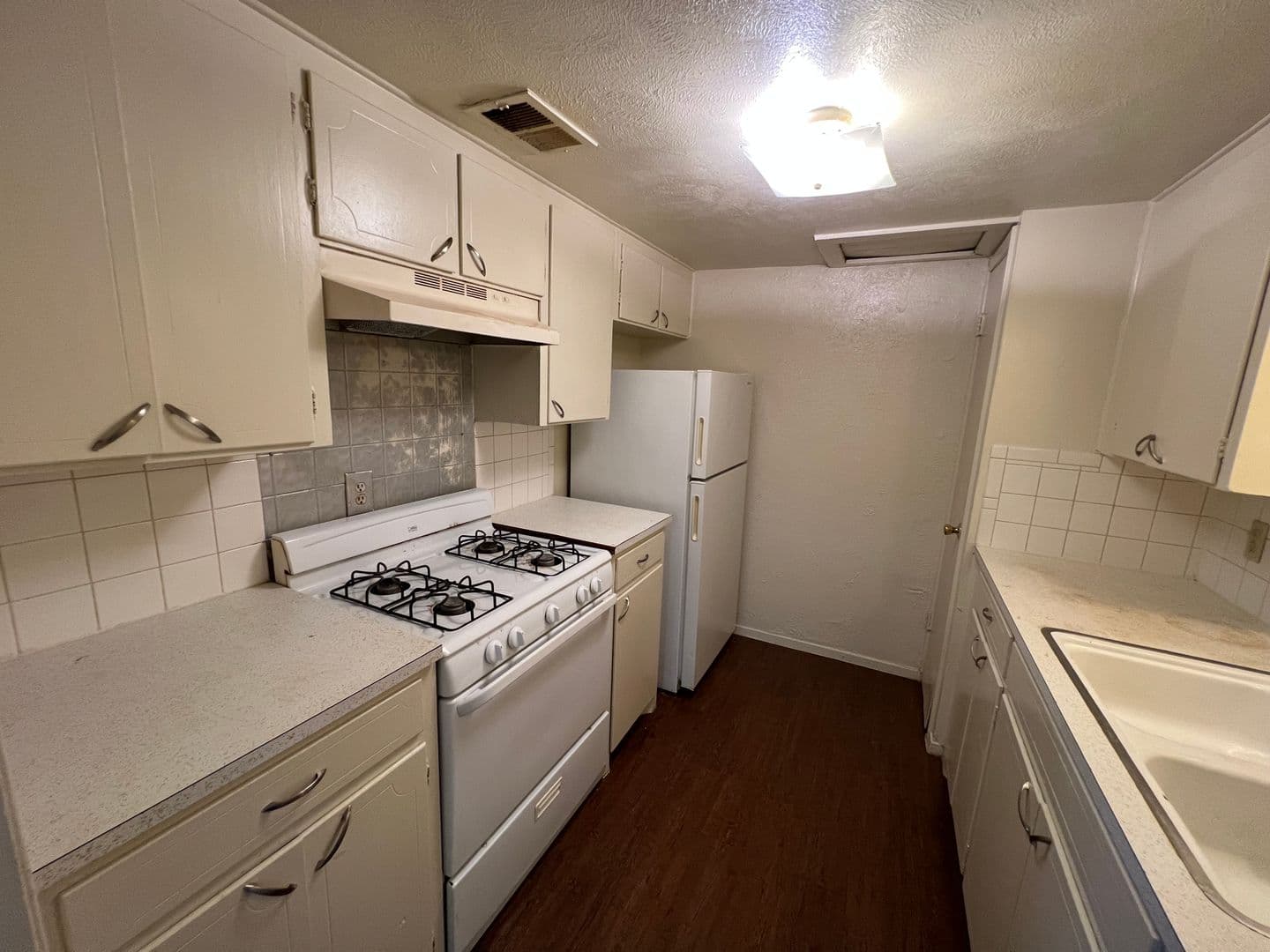 Denton Apartment: 912 North Bell Avenue