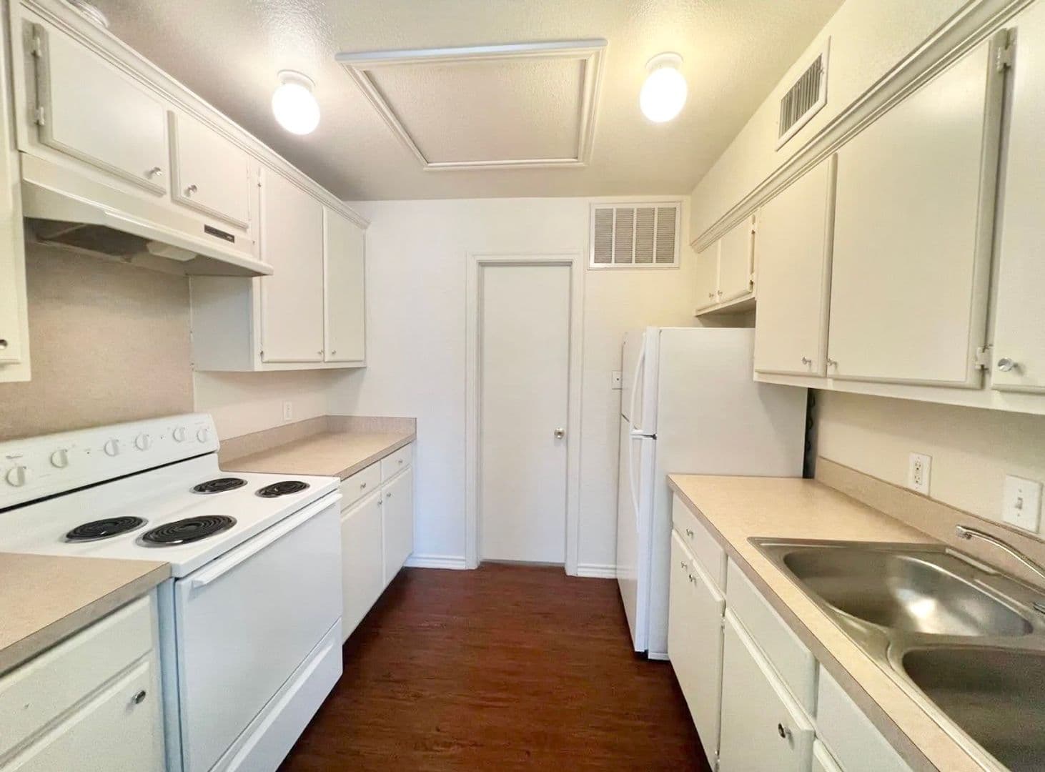 Denton Apartment: 932 Fannin Street