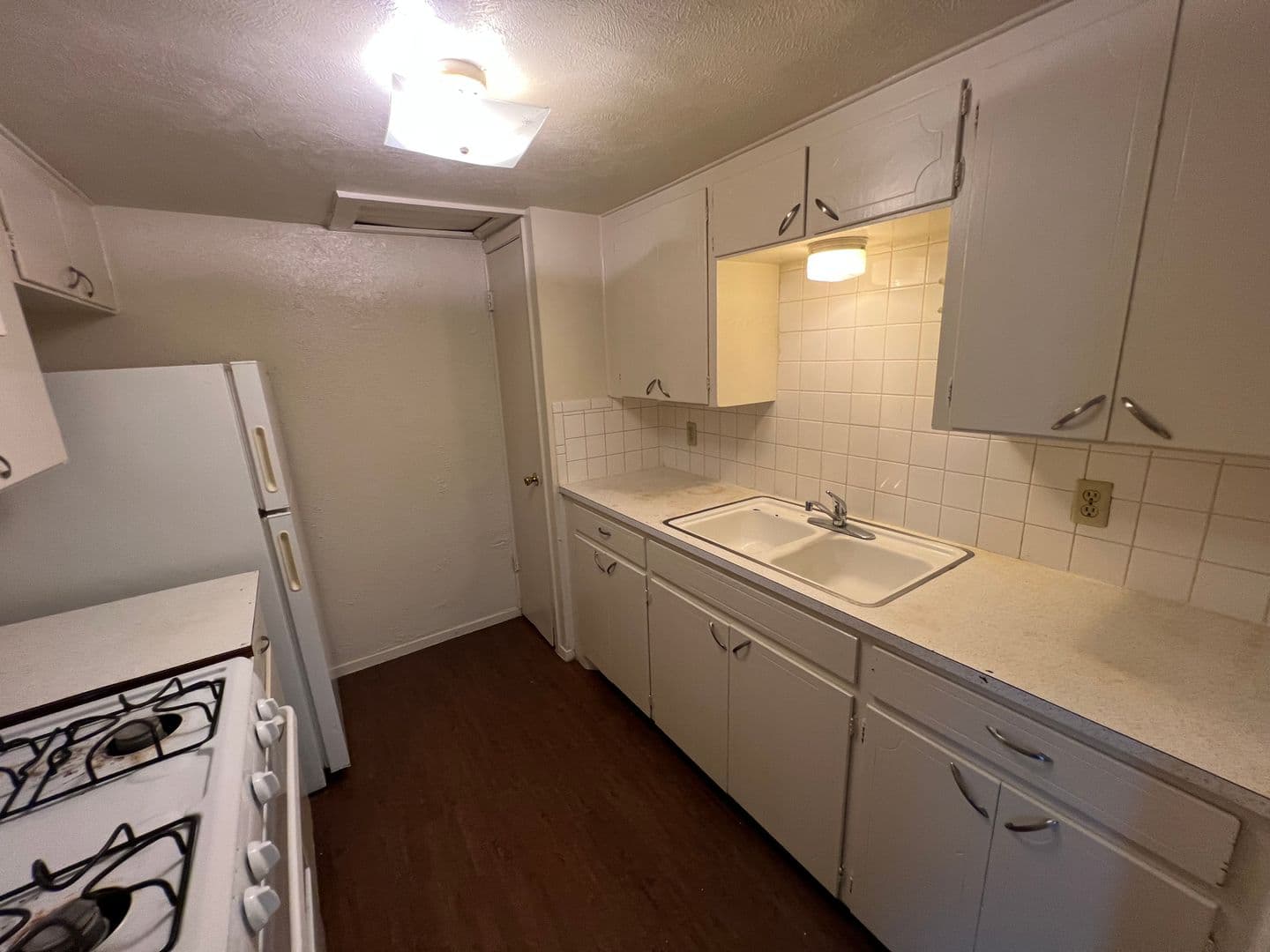 Denton Apartment: 912 North Bell Avenue