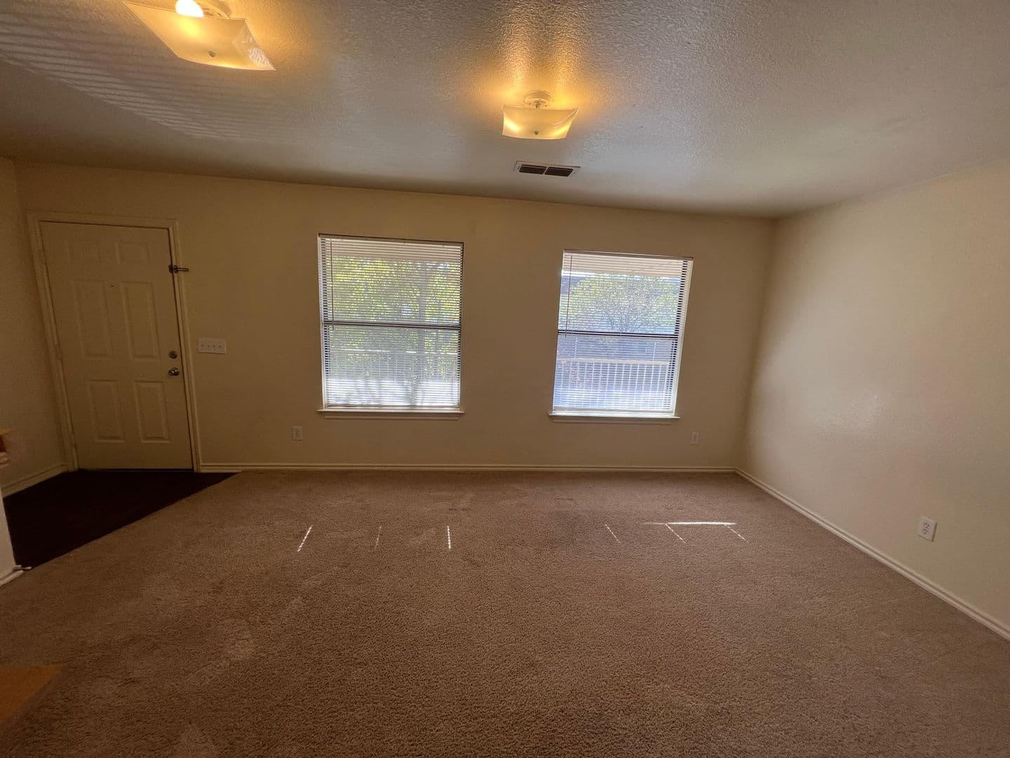 Denton Apartment: 932 Fannin Street