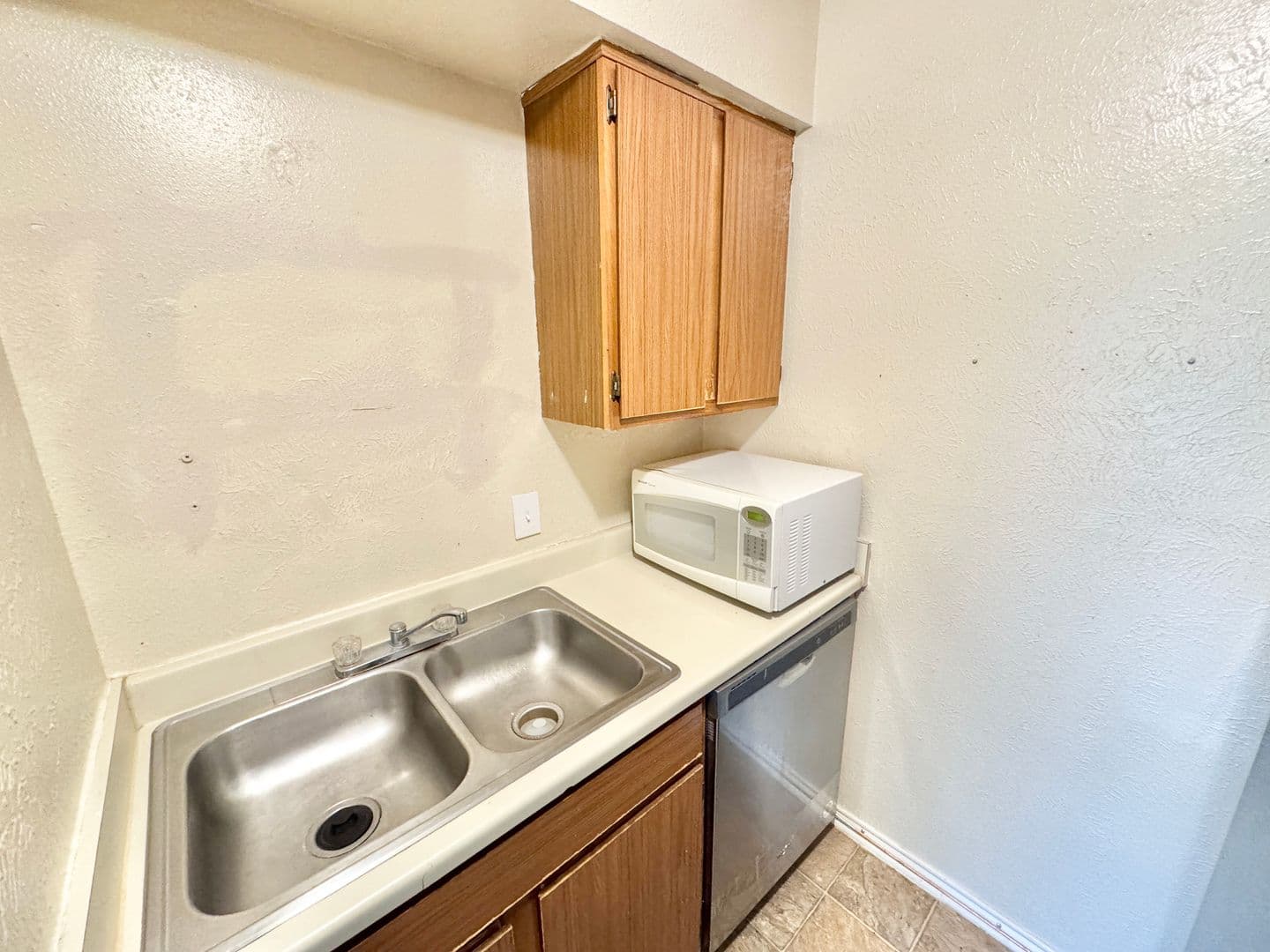 Denton Apartment: 918 W Chestnut