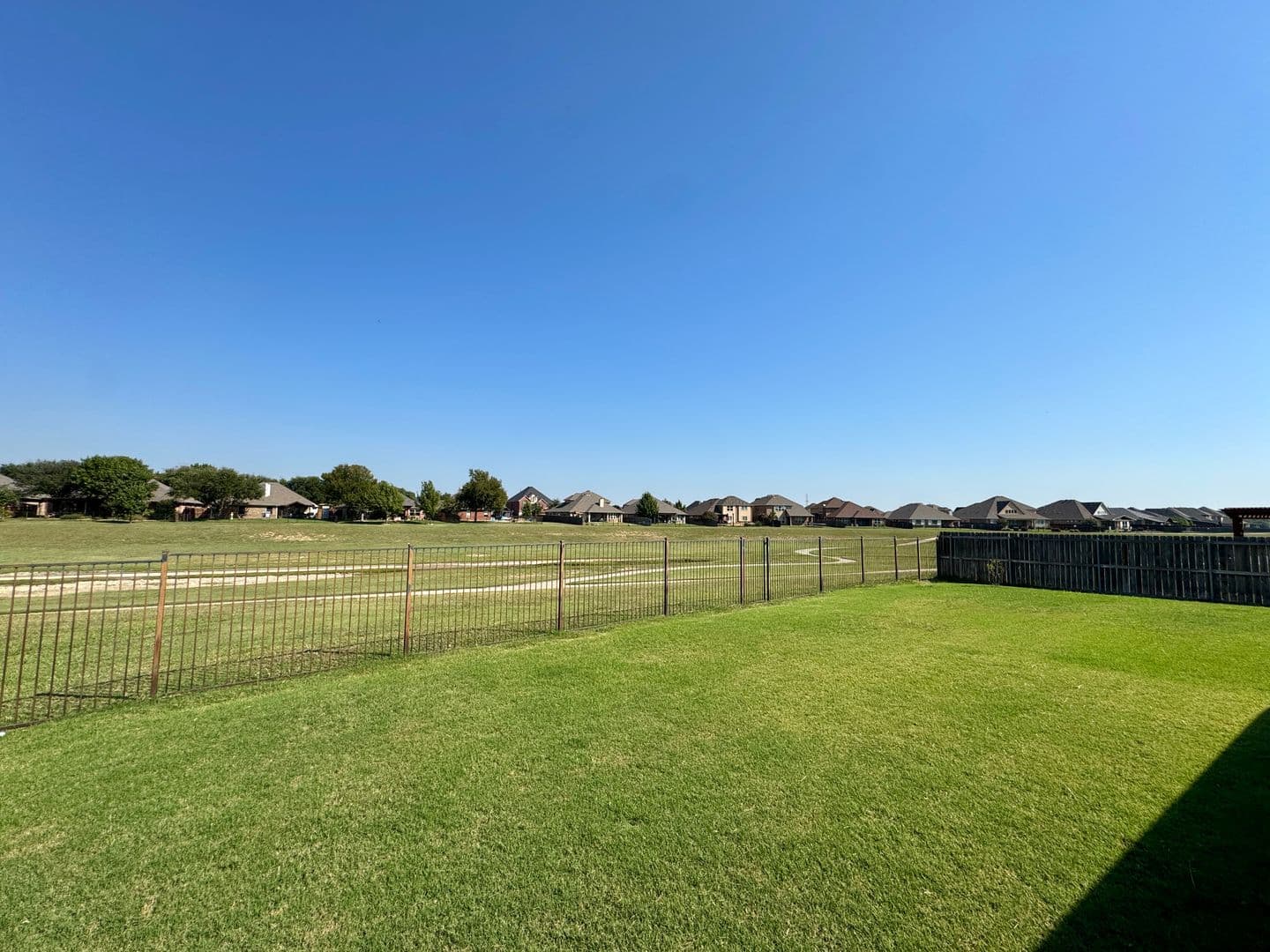 Argyle House: 124 Country Lakes Blvd