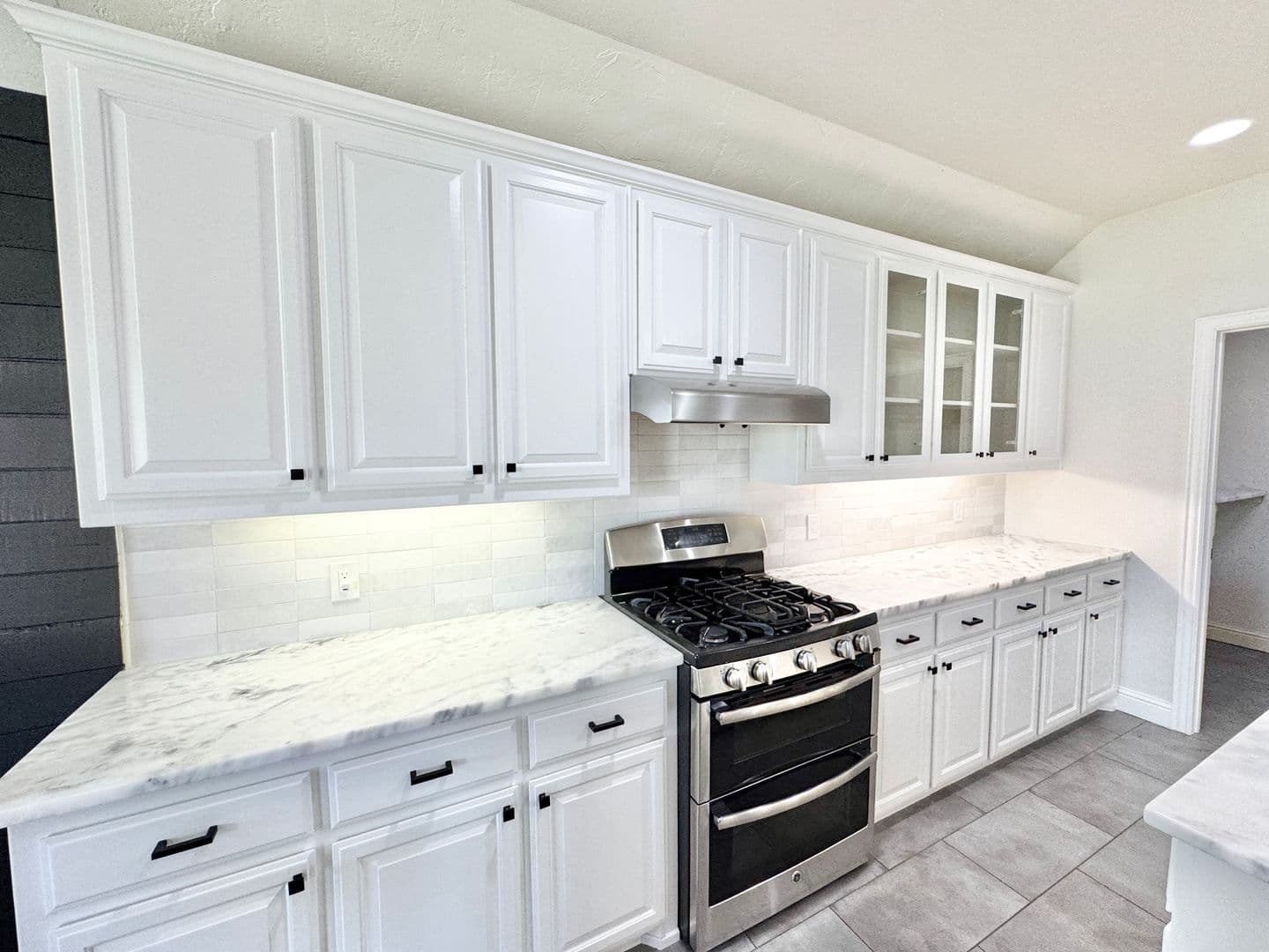 Argyle House: 124 Country Lakes Blvd