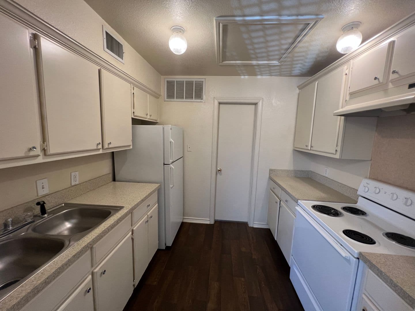 Denton Apartment: 932 Fannin Street