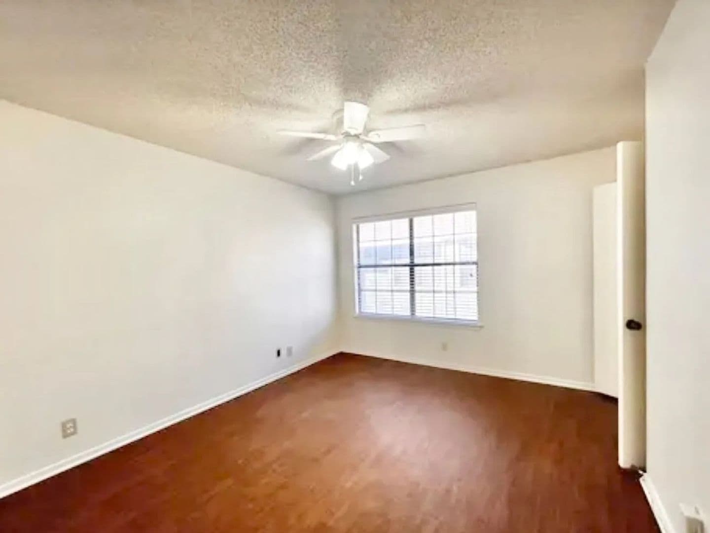 Denton Apartment: 100 & 104 Avenue D