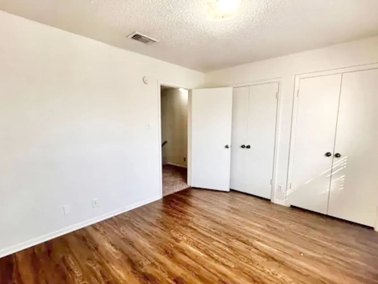 Denton Apartment: 100 & 104 Avenue D