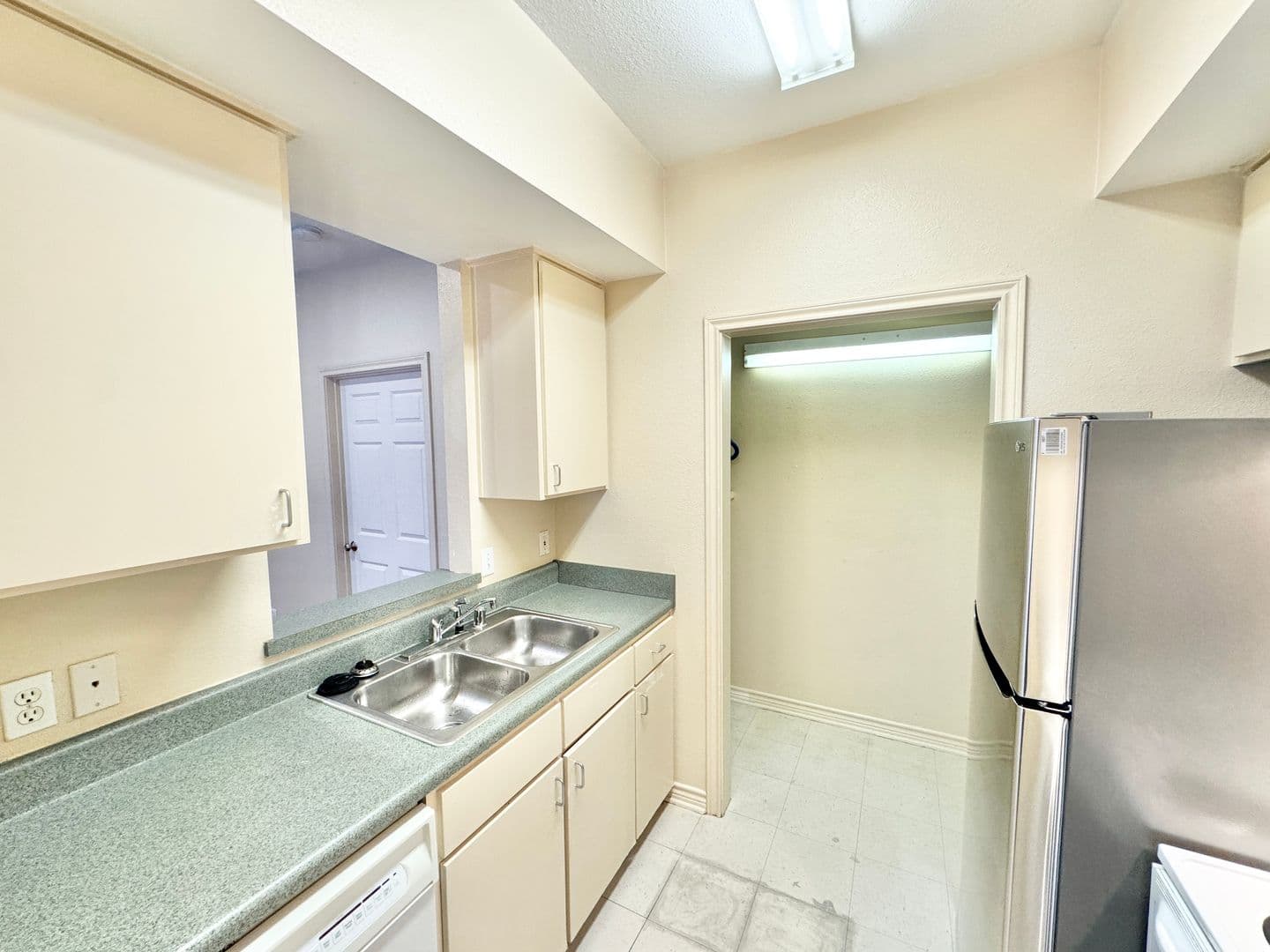 Denton Apartment: 631 Texas Street