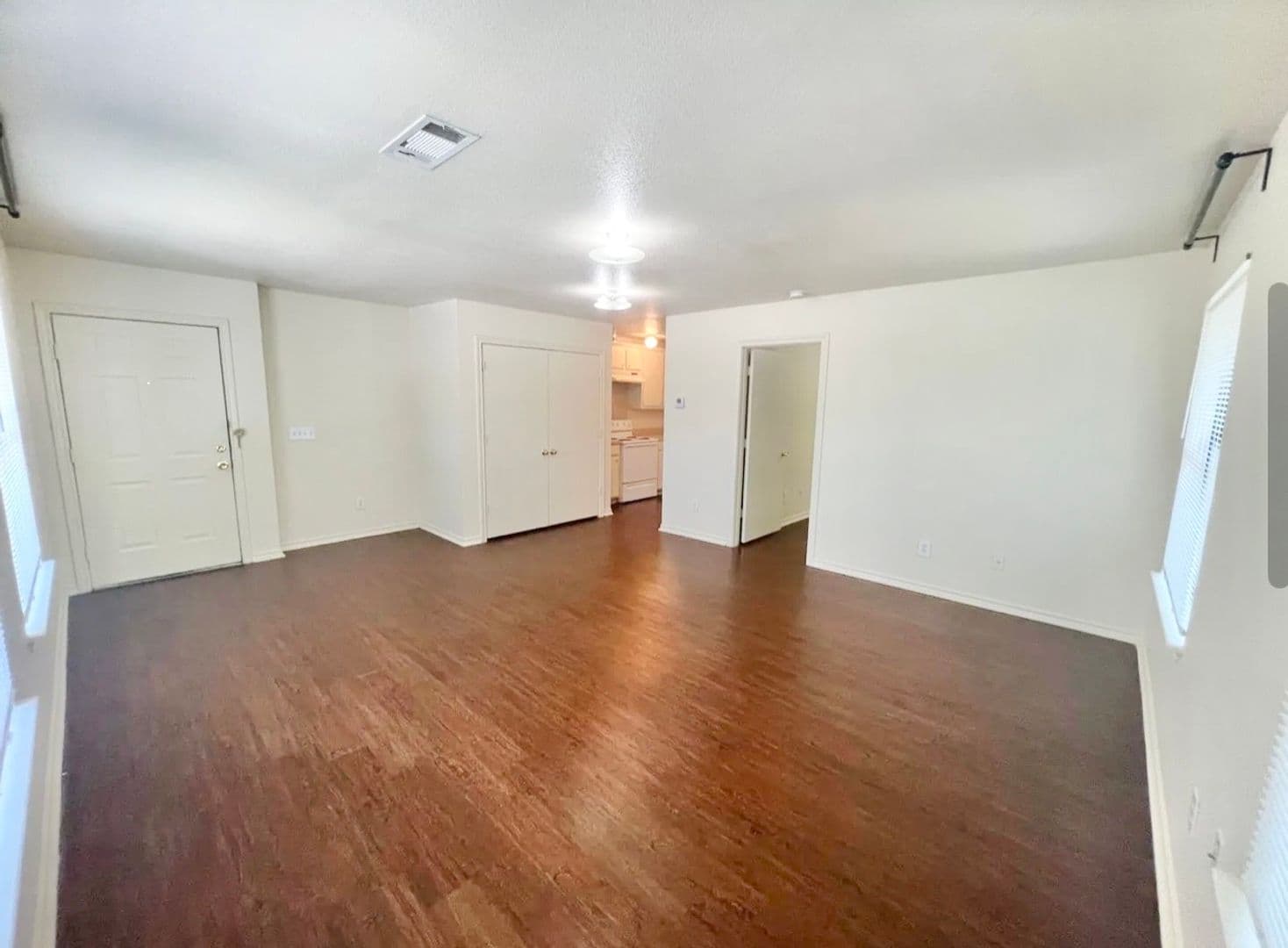 Denton Apartment: 932 Fannin Street
