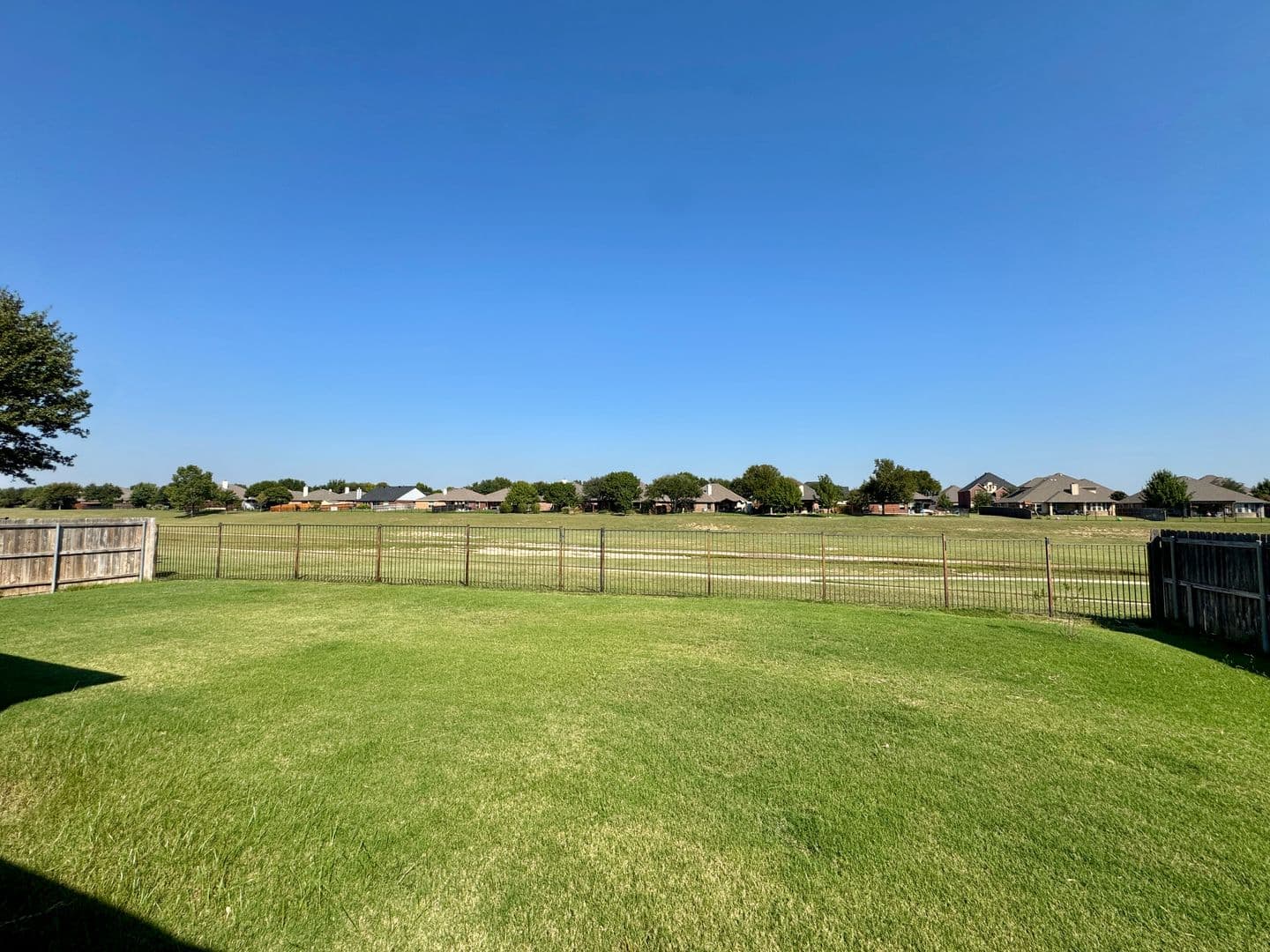 Argyle House: 124 Country Lakes Blvd