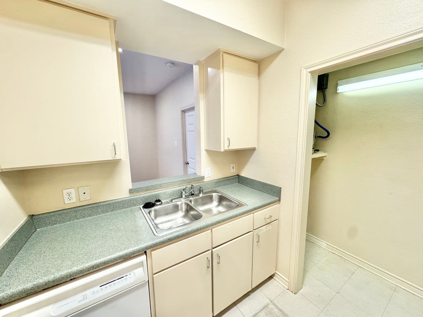Denton Apartment: 631 Texas Street