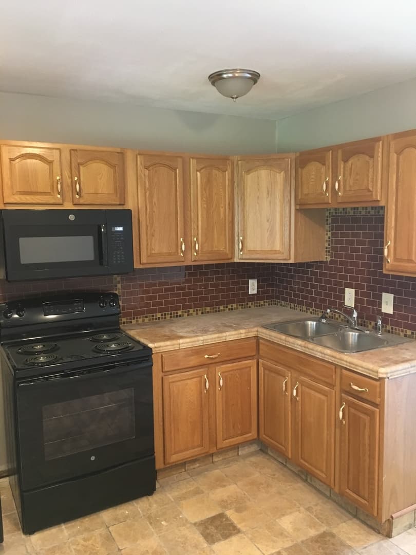 Bridgeport House: 7894 Pegler Blvd