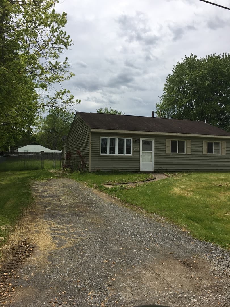 Bridgeport House: 7894 Pegler Blvd