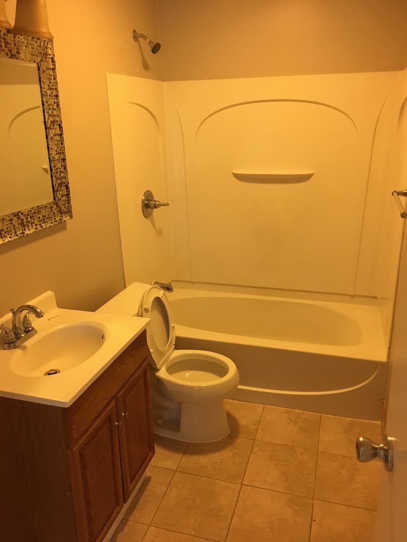 Bridgeport House: 7894 Pegler Blvd