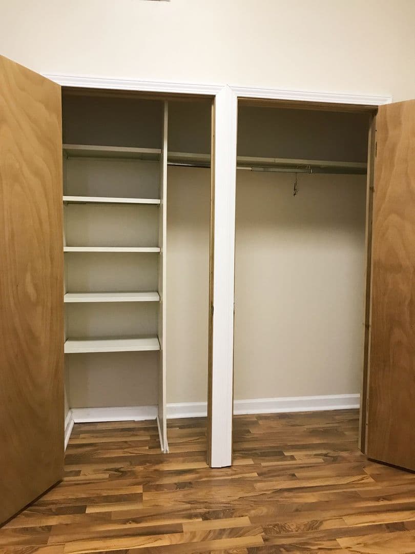 INDIANAPOLIS Apartment: 1350 N MERIDIAN STREET