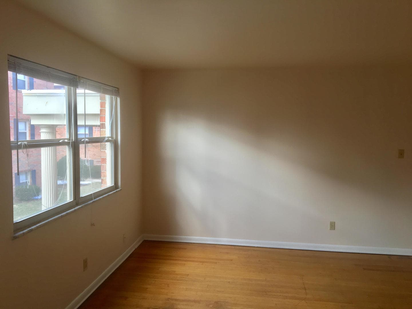 INDIANAPOLIS Apartment: 920 E MARKWOOD AVENUE