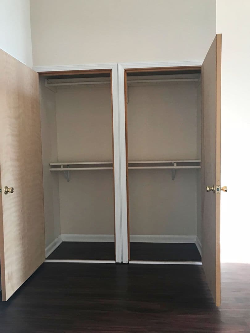 INDIANAPOLIS Apartment: 1350 N MERIDIAN STREET
