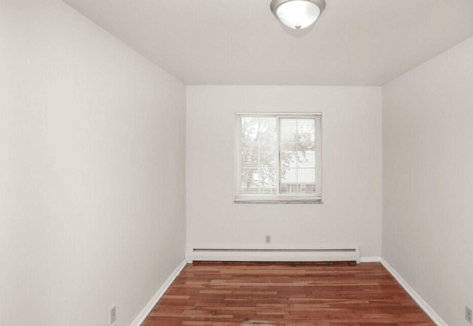 INDIANAPOLIS Apartment: 7155 EAST 21ST STREET