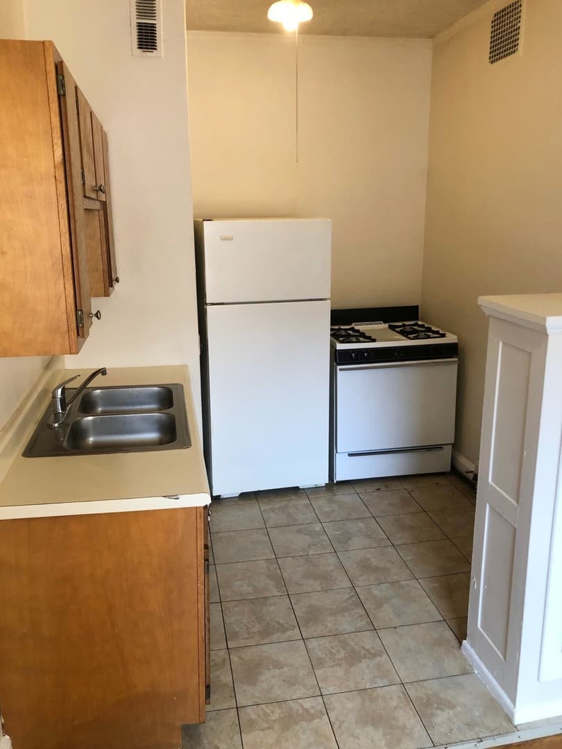 INDIANAPOLIS Apartment: 3726 N MERIDIAN STREET