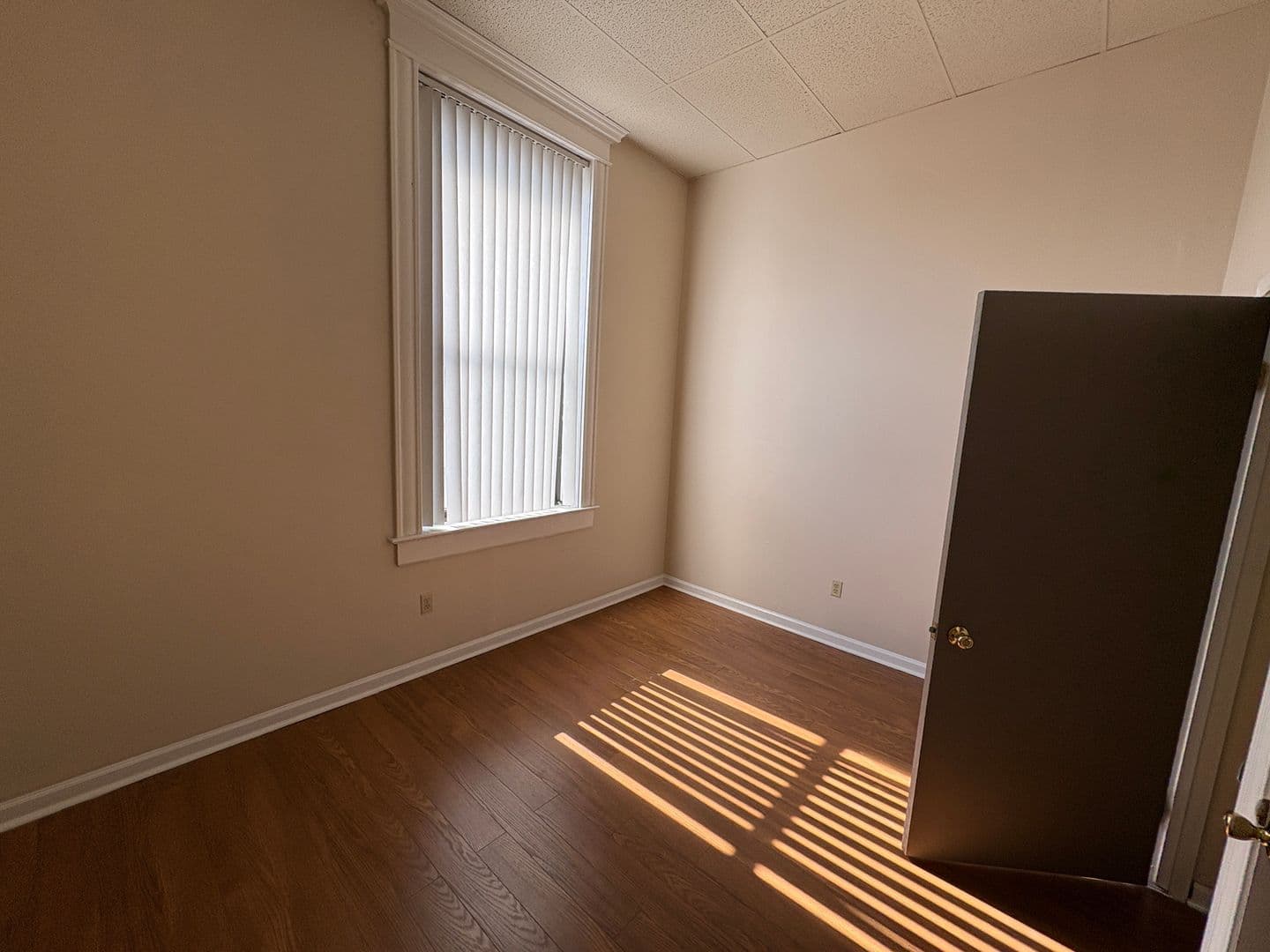 INDIANAPOLIS Apartment: 1350 N MERIDIAN STREET