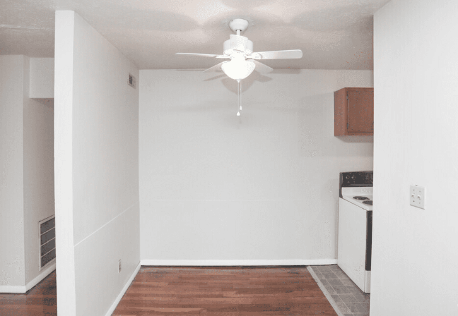 INDIANAPOLIS Apartment: 7155 EAST 21ST STREET