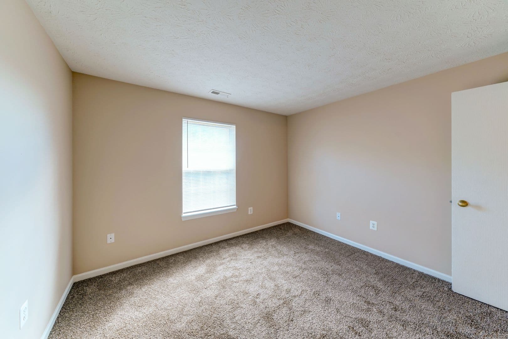 MARTINSVILLE Apartment: 388 COUNTRY VIEW COURT