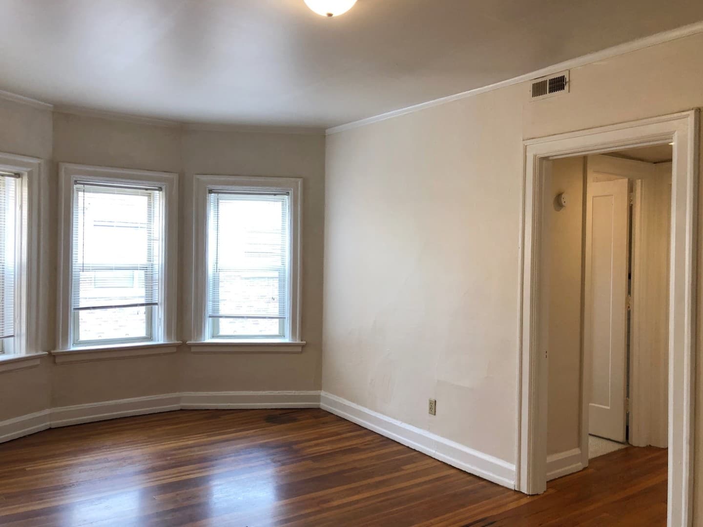 INDIANAPOLIS Apartment: 3726 N MERIDIAN STREET