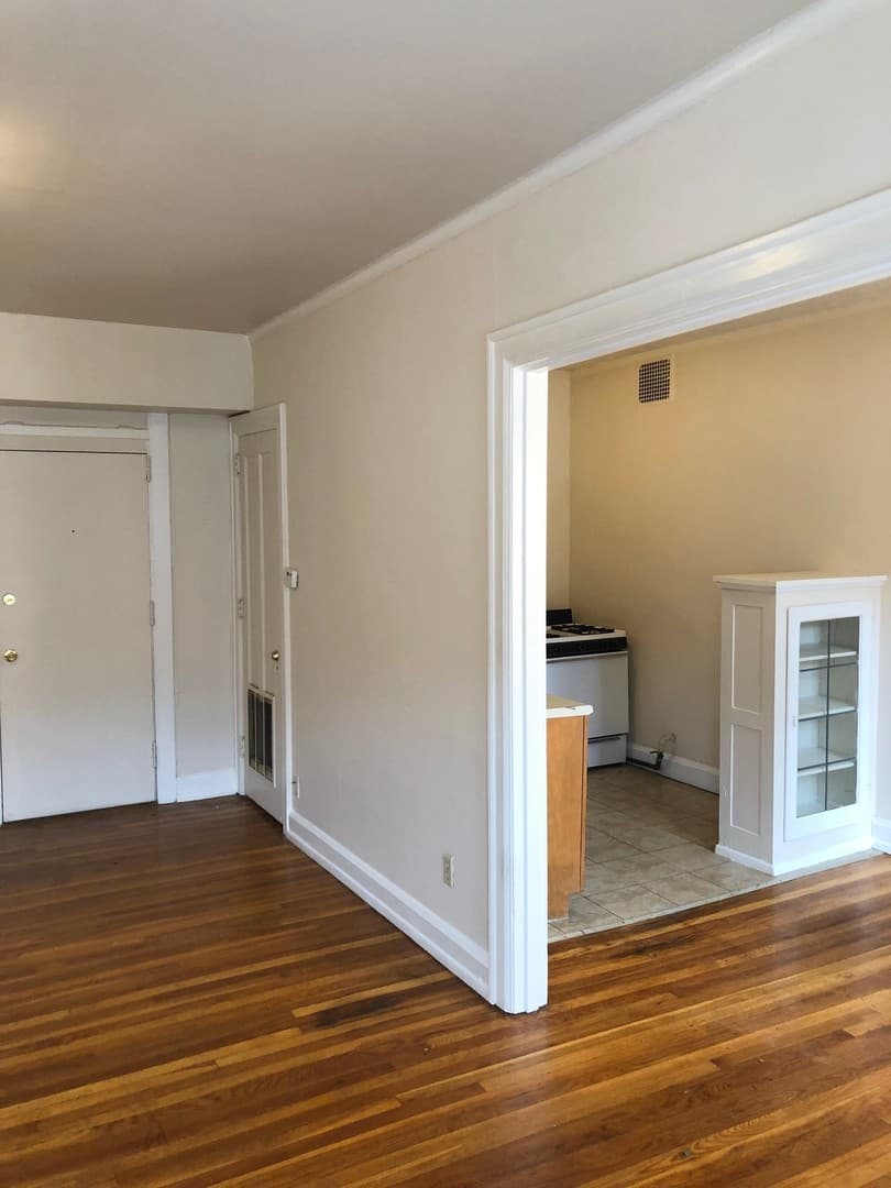 INDIANAPOLIS Apartment: 3726 N MERIDIAN STREET