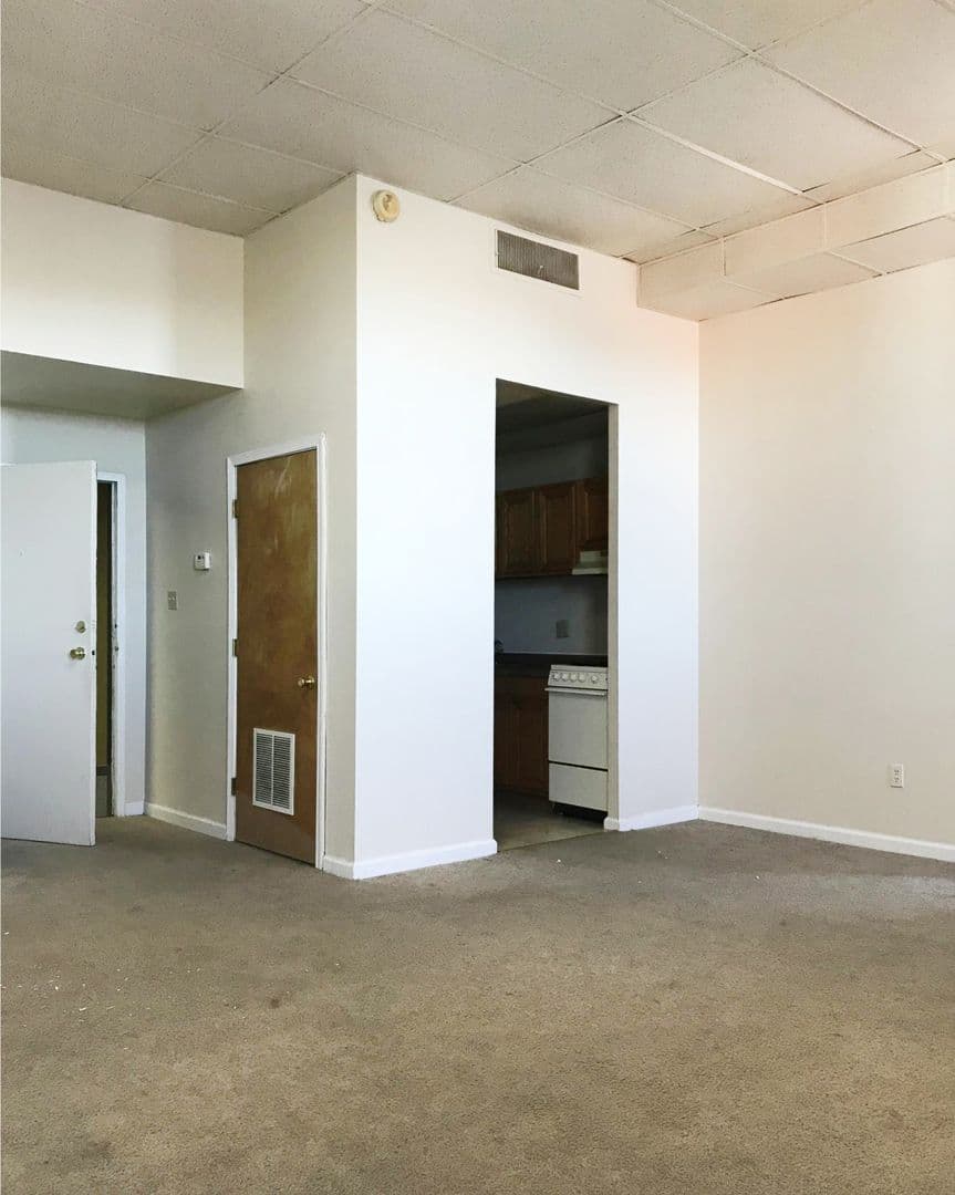 INDIANAPOLIS Apartment: 1350 N MERIDIAN STREET