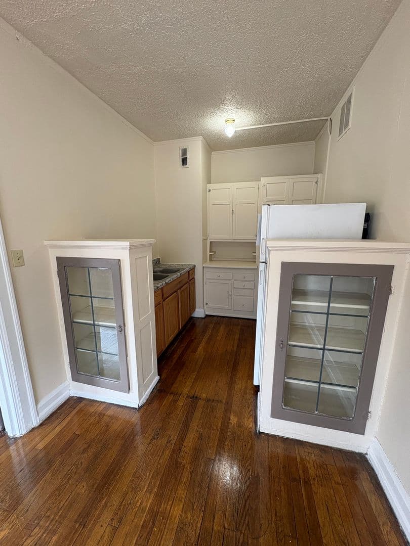 INDIANAPOLIS Apartment: 3726 N MERIDIAN STREET