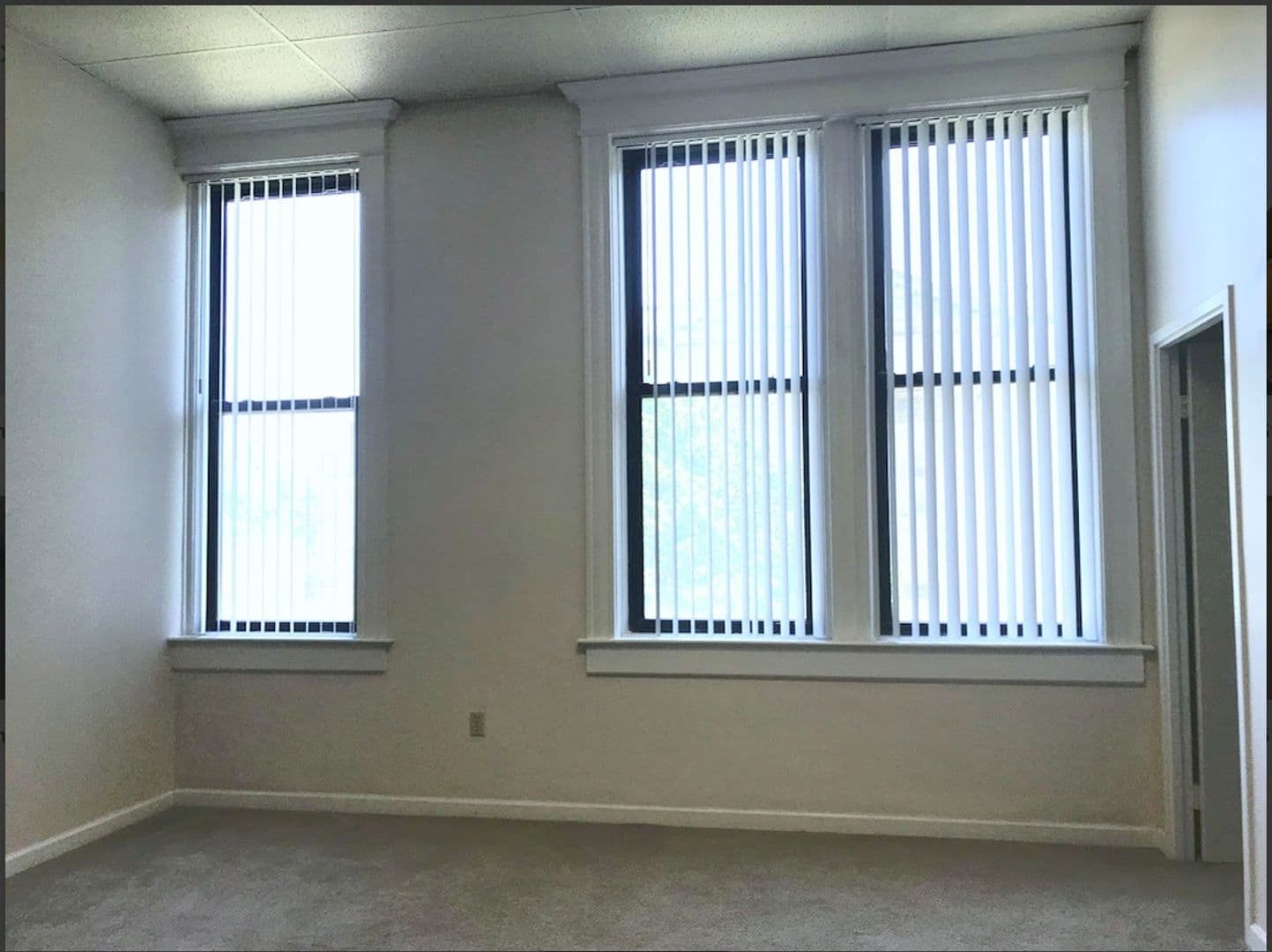 INDIANAPOLIS Apartment: 1350 N MERIDIAN STREET