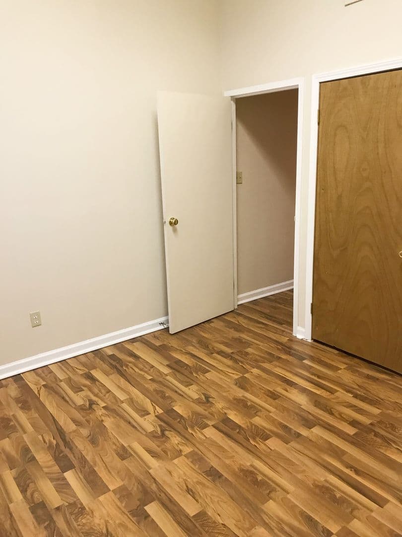 INDIANAPOLIS Apartment: 1350 N MERIDIAN STREET