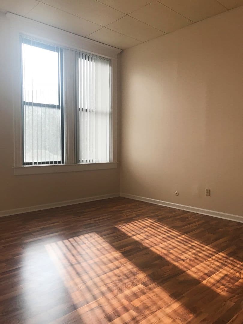 INDIANAPOLIS Apartment: 1350 N MERIDIAN STREET
