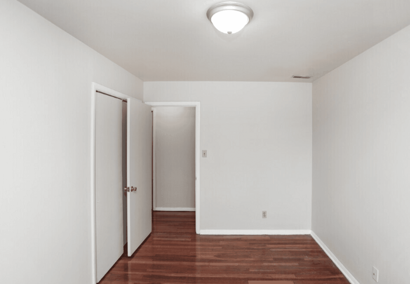 INDIANAPOLIS Apartment: 7155 EAST 21ST STREET