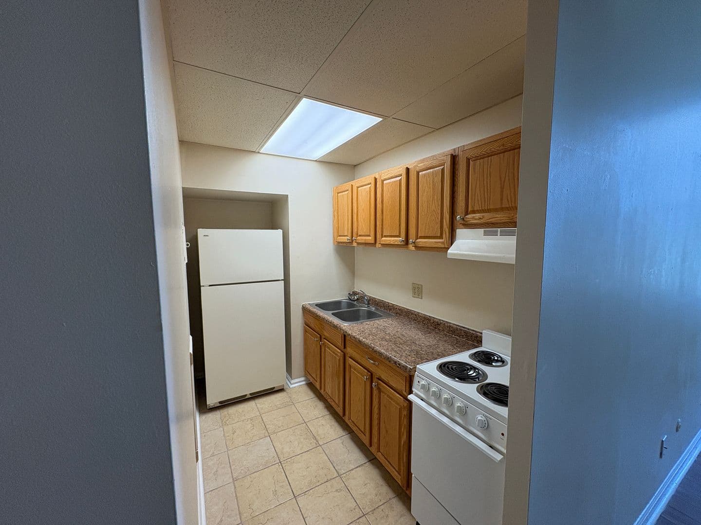 INDIANAPOLIS Apartment: 1350 N MERIDIAN STREET