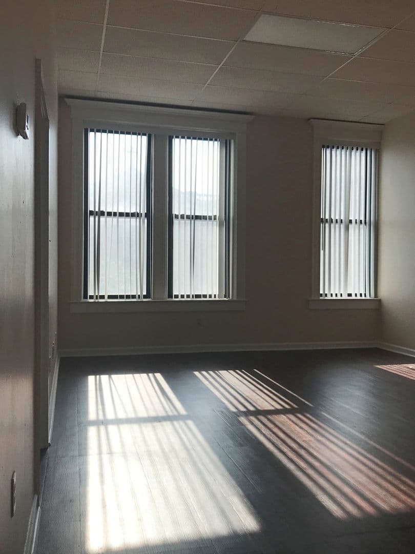INDIANAPOLIS Apartment: 1350 N MERIDIAN STREET