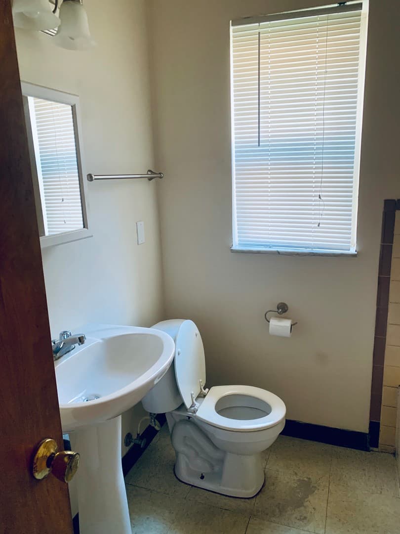INDIANAPOLIS Apartment: 920 E MARKWOOD AVENUE