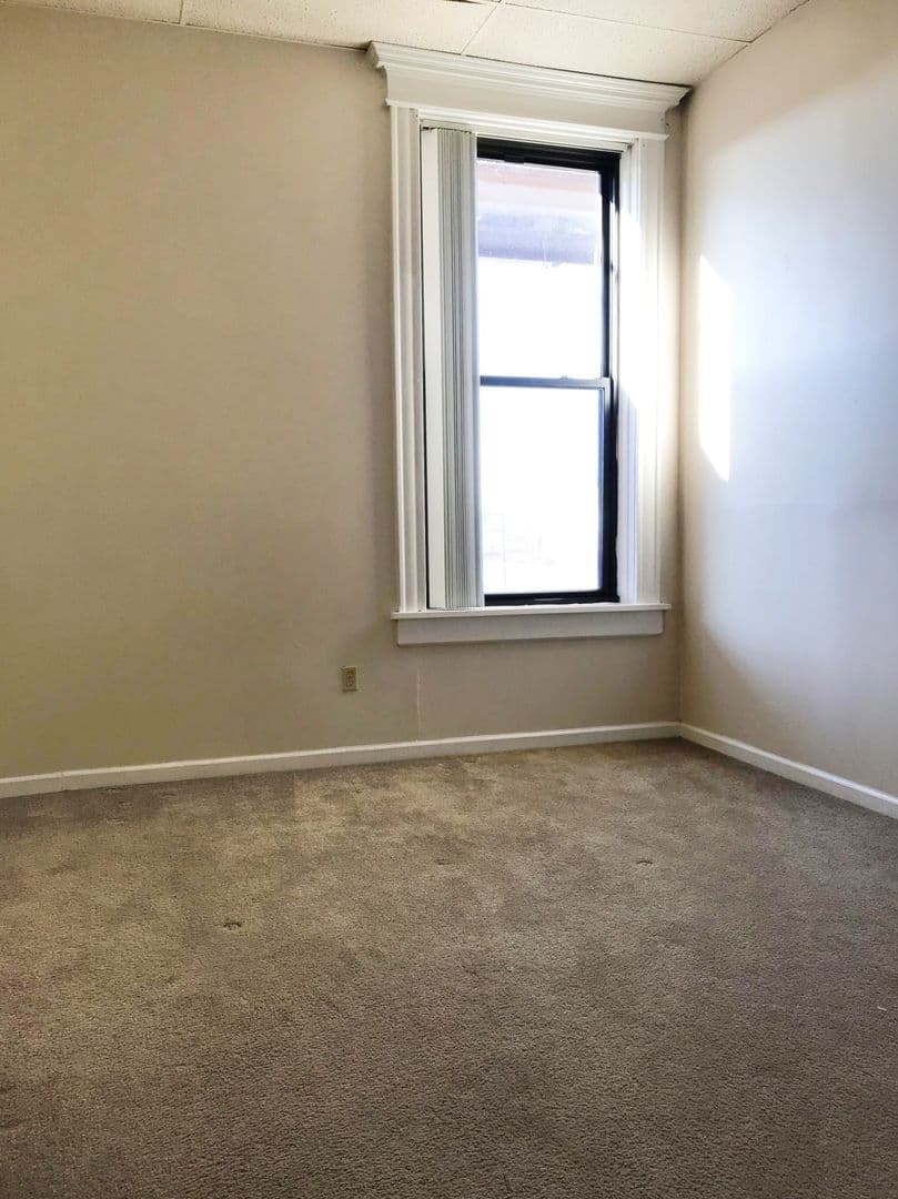 INDIANAPOLIS Apartment: 1350 N MERIDIAN STREET
