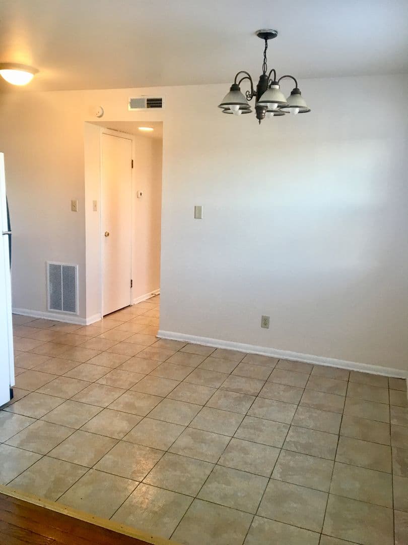 INDIANAPOLIS Apartment: 920 E MARKWOOD AVENUE