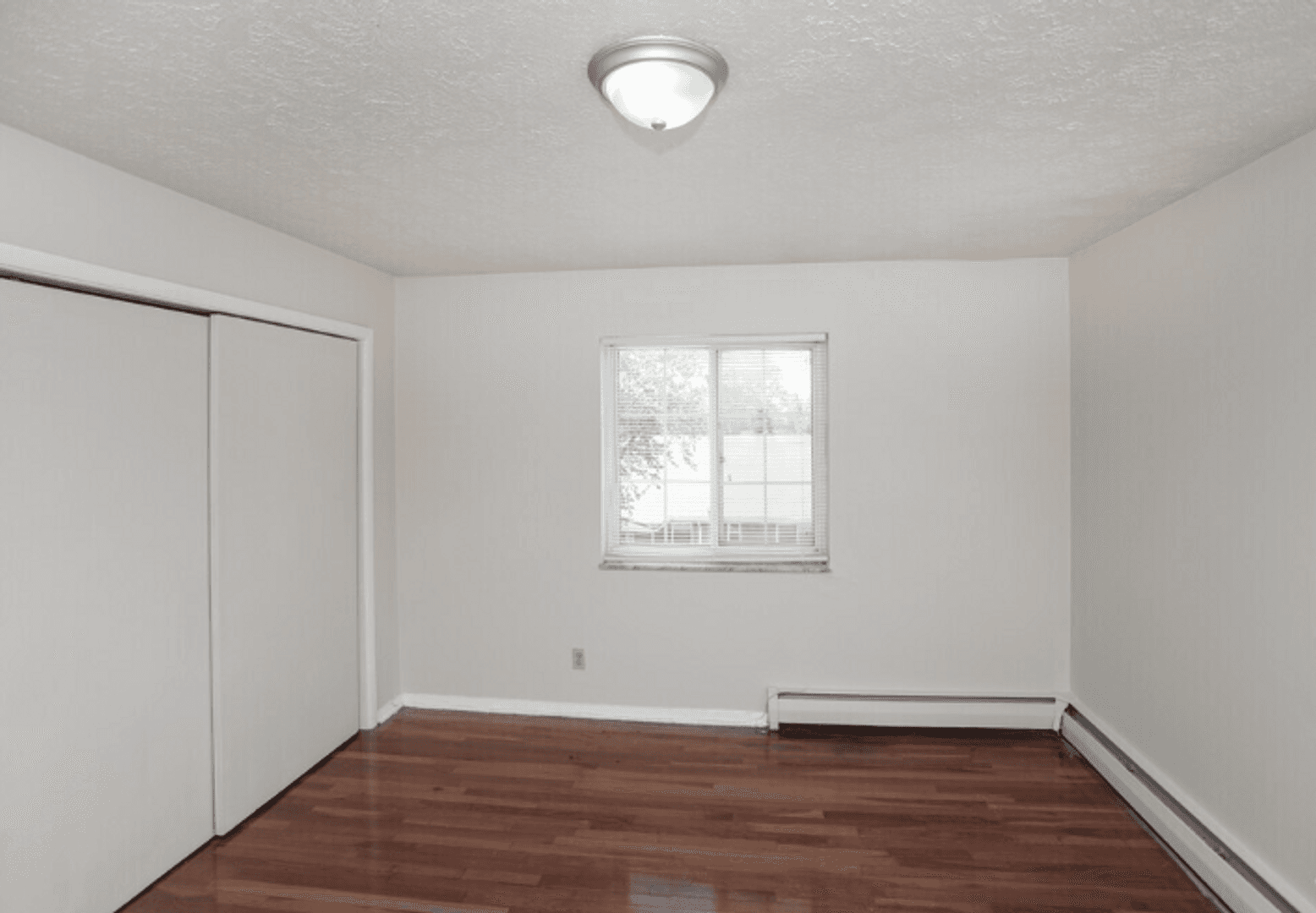 INDIANAPOLIS Apartment: 7155 EAST 21ST STREET